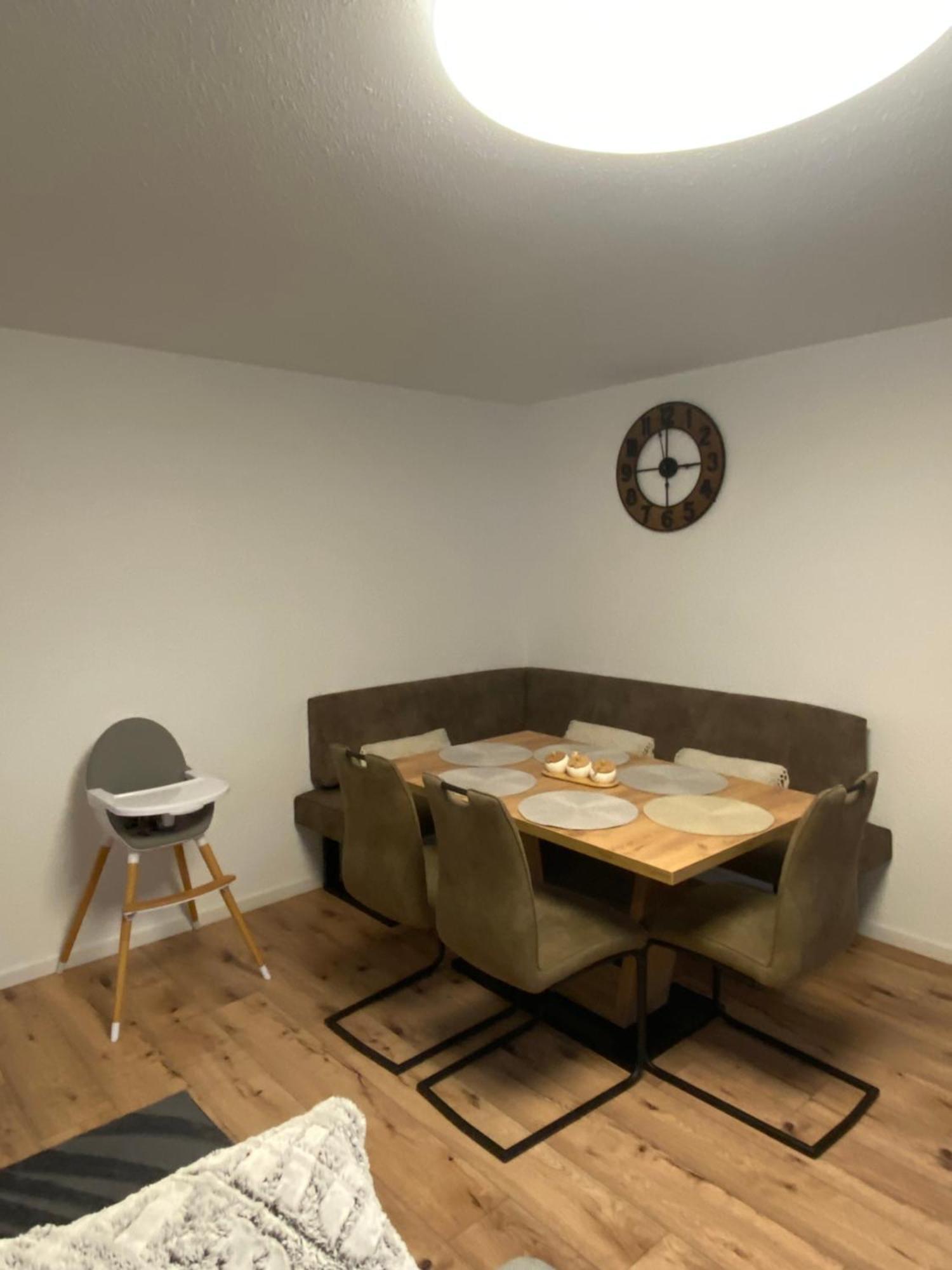 2 Zimmer Ferienunterkunft Gemeinsame Zeit 亚蓬威e尔 外观 照片